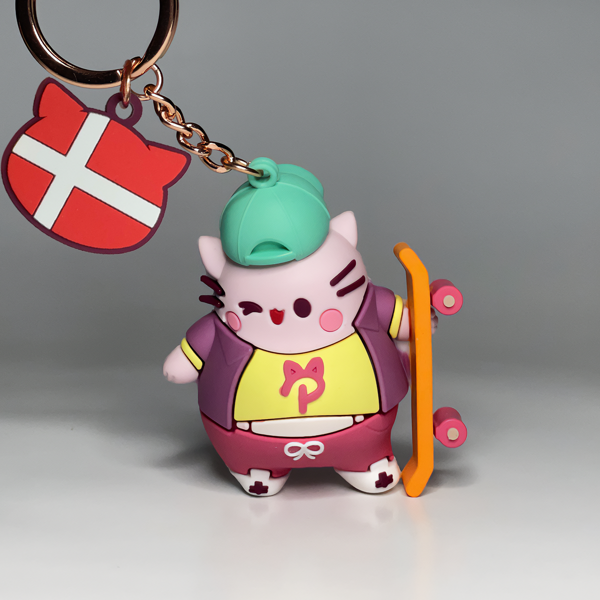 Key Chain Pembe Skater